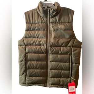 Nwt men’s medium north face puffer vest
